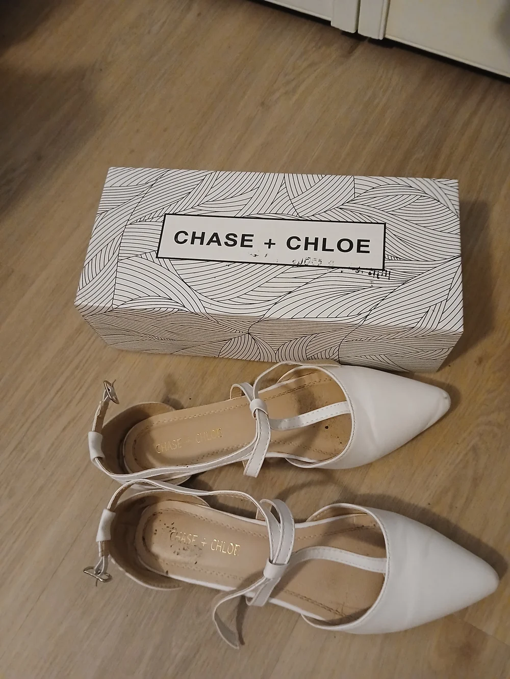Chase + Chloe Women's White Pointed T-Strap Flats - Picture 5 of 5